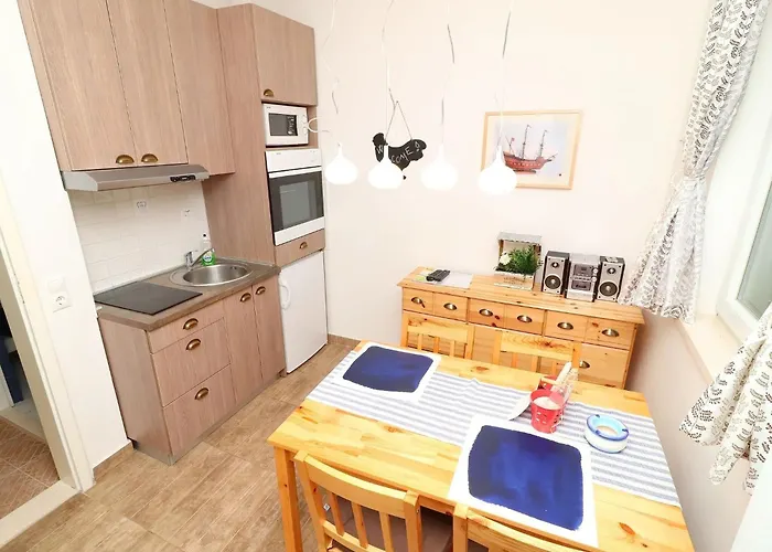 Apartman 1 Bedroom With Terrace *